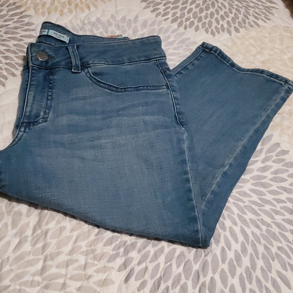 Lee Jean Capri's